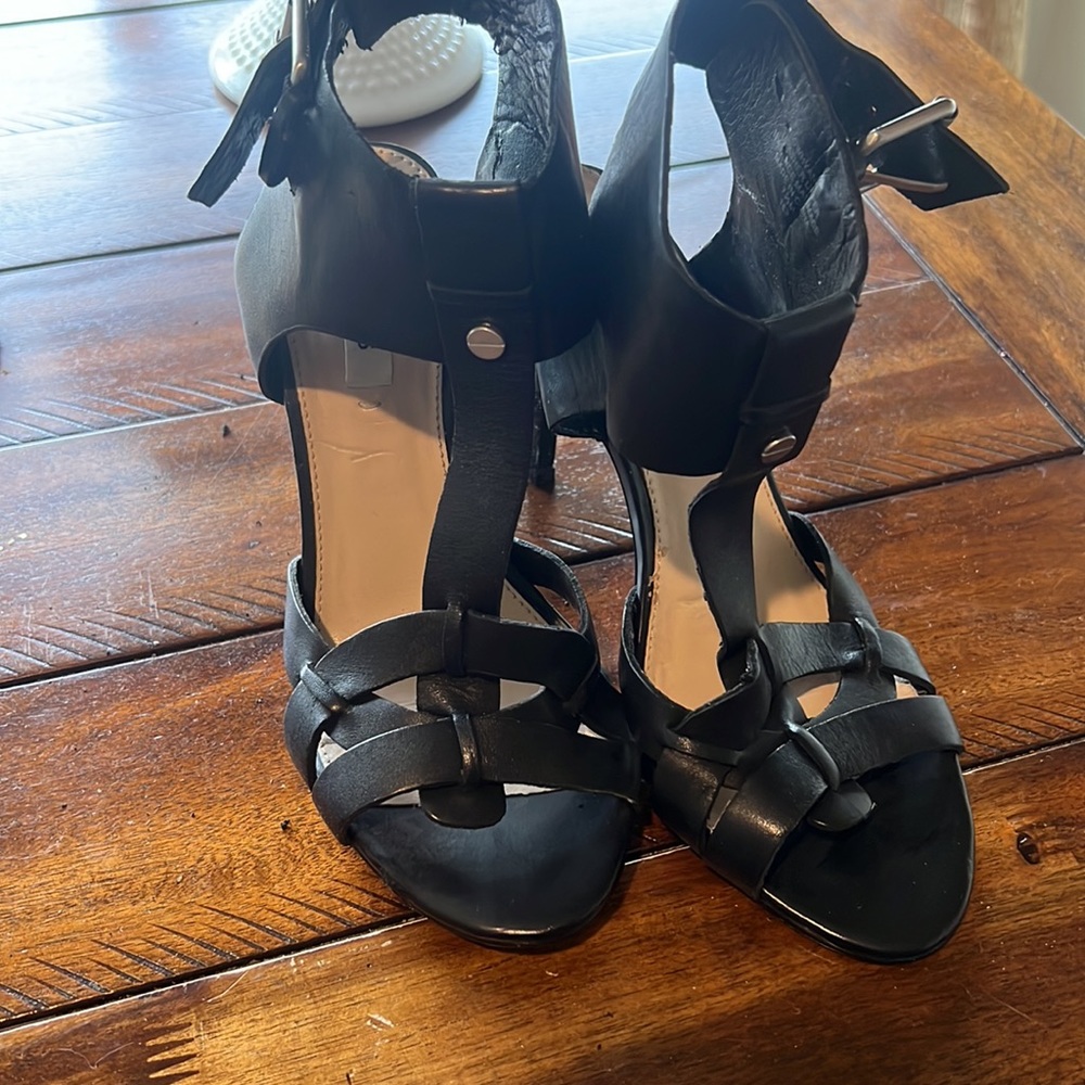 Heels - Picture 2 of 6